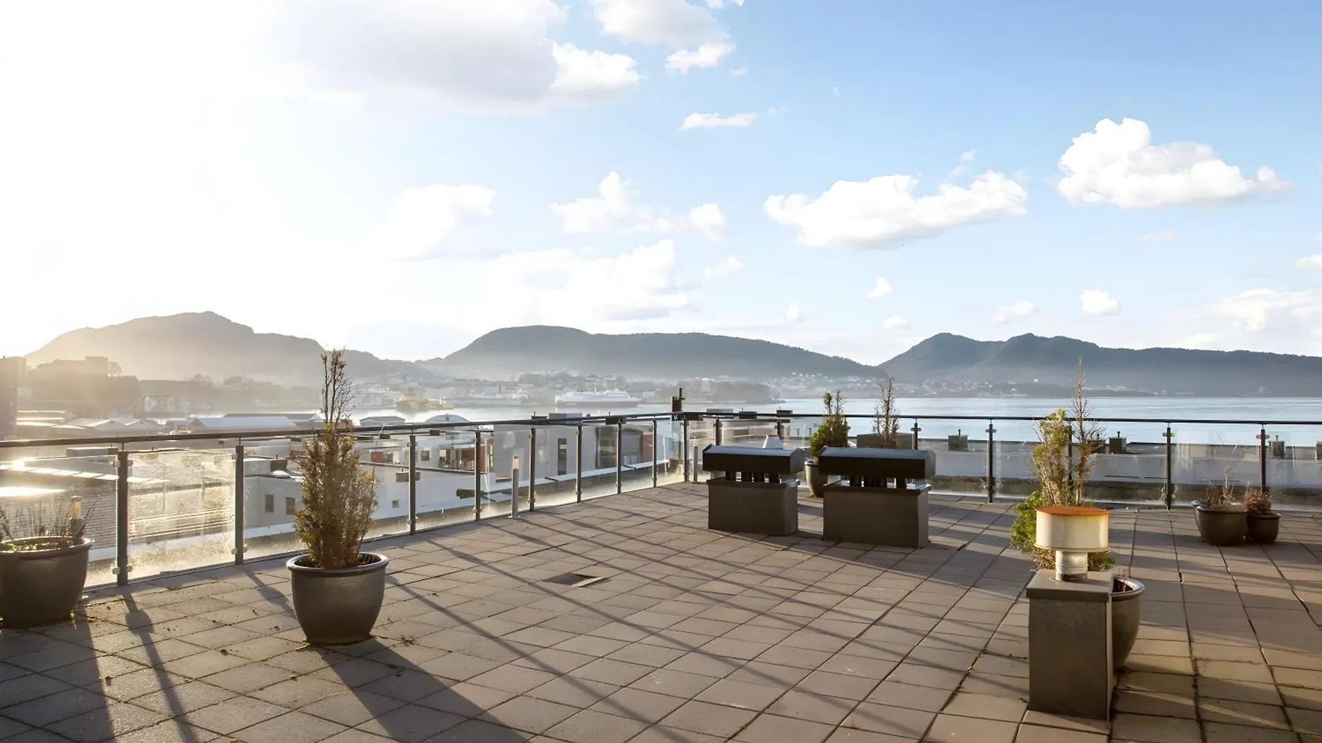 Top-Floor Apartment With Balcony And Sea View Bergen