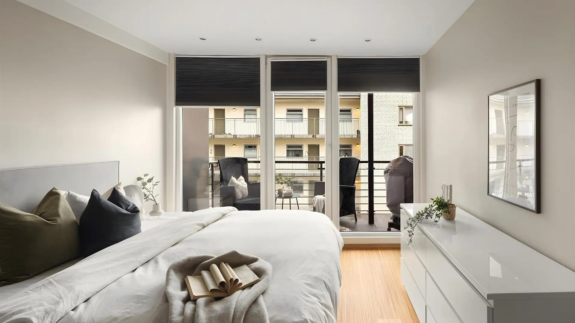 Top-Floor Apartment With Balcony And Sea View Берген